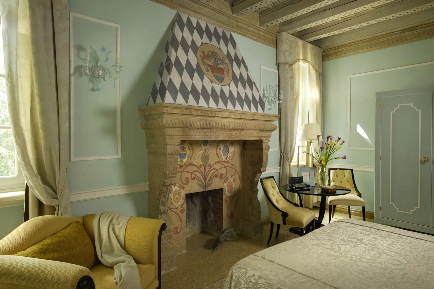 La Chambre de l’Evêque Lombardo La Chambre de l’Evêque Lombardo